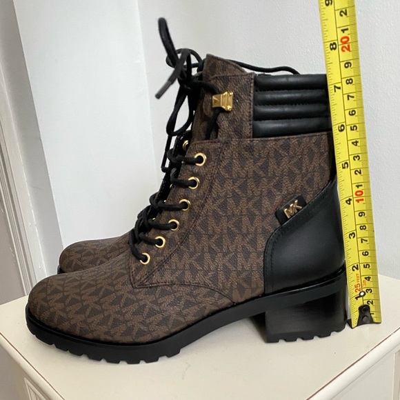 Michael Kors Logo Lace Up Combat Boot size 7 - Picture 5 of 9